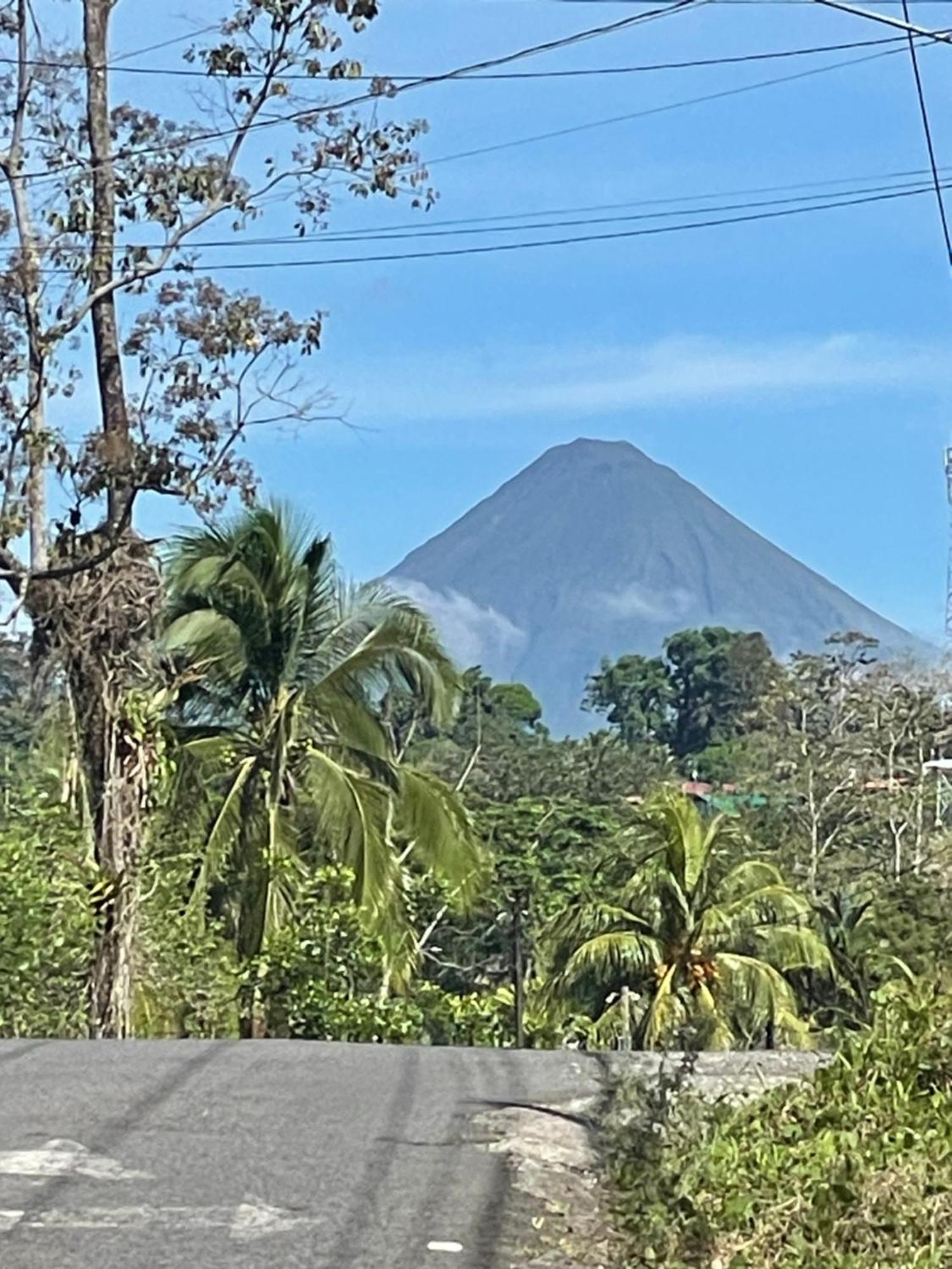 Hotel Tierra De Volcanes La Fortuna Exteriér fotografie